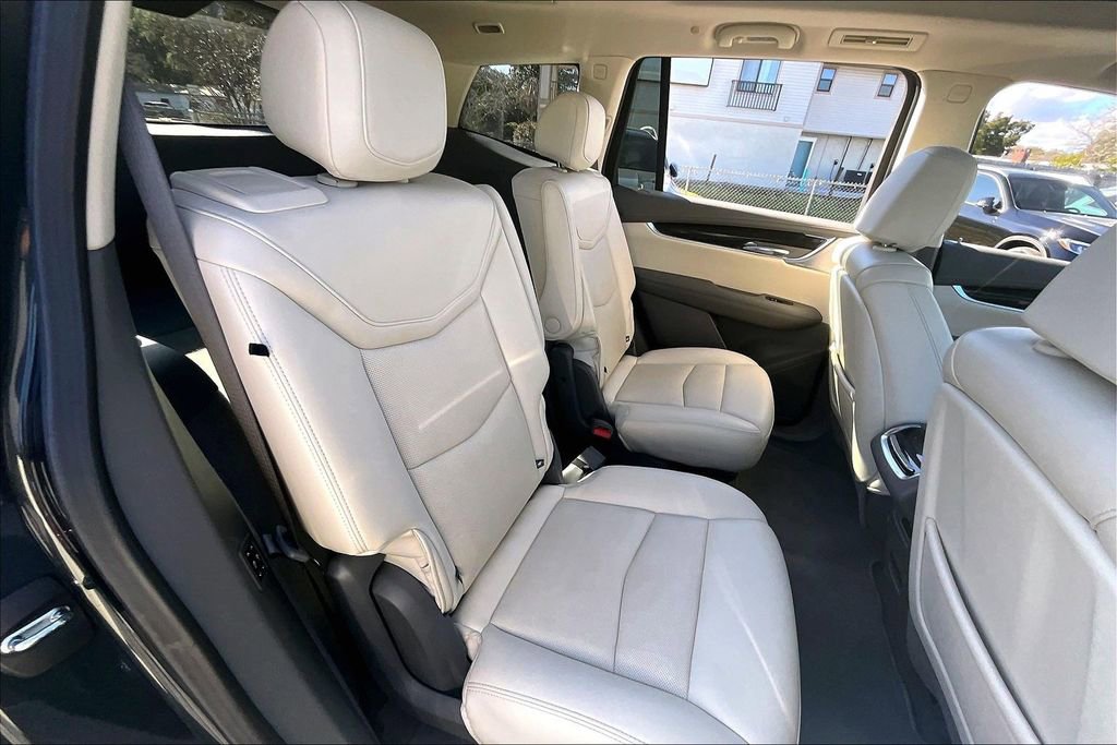 Used 2023 Cadillac XT6 Premium Luxury w/ Technology Package image 22