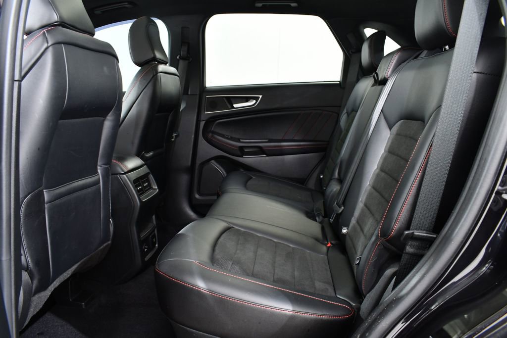 Used 2022 Ford Edge ST-Line image 16