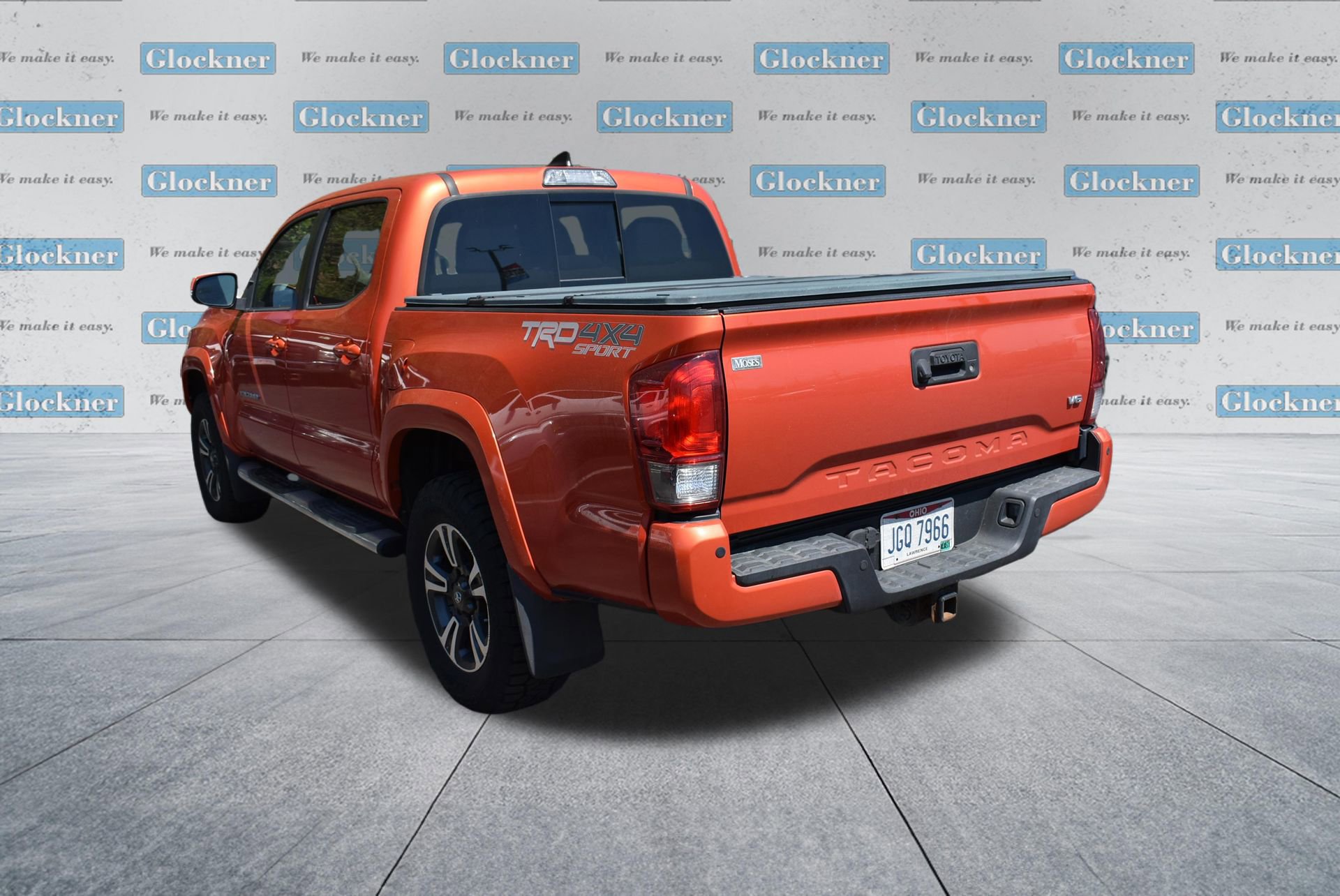 Used 2017 Toyota Tacoma TRD Sport w/ Premium & Technology Package image 7