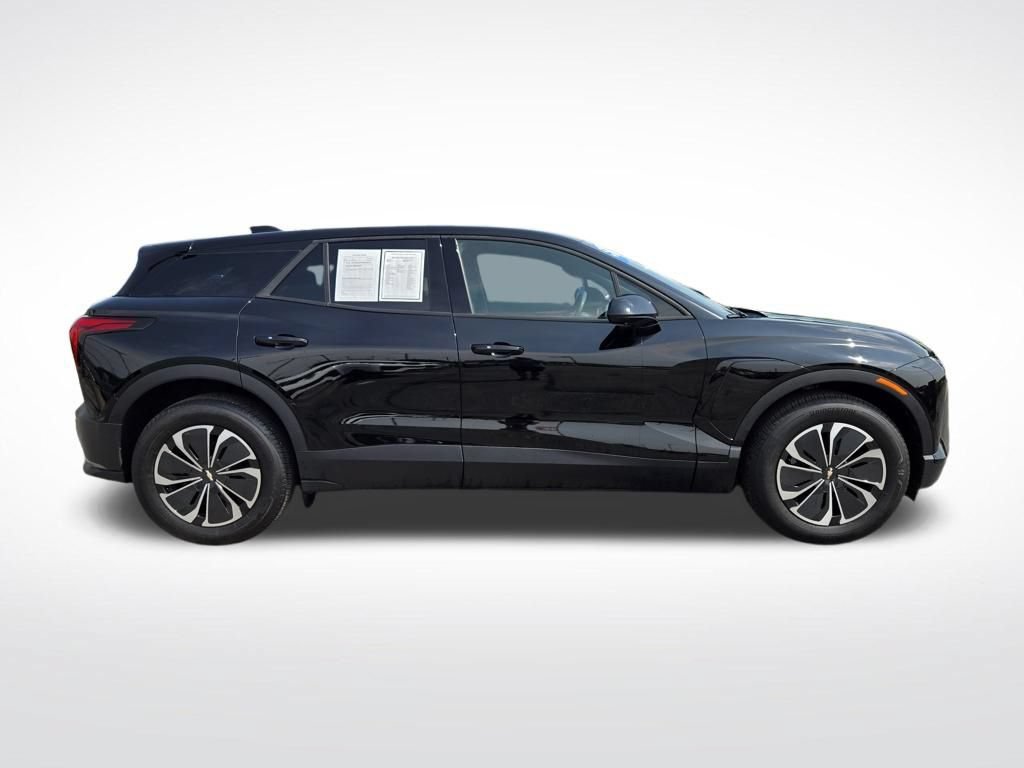 Used 2025 Chevrolet Blazer EV LT AWD/4WD image 2