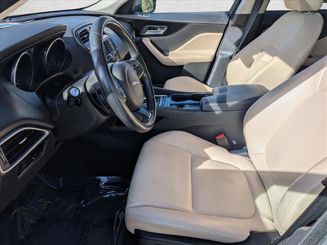 Used 2017 Jaguar F-PACE Premium image 11