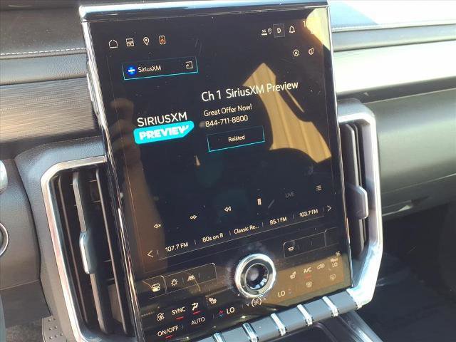 Used 2025 GMC Acadia Elevation image 35