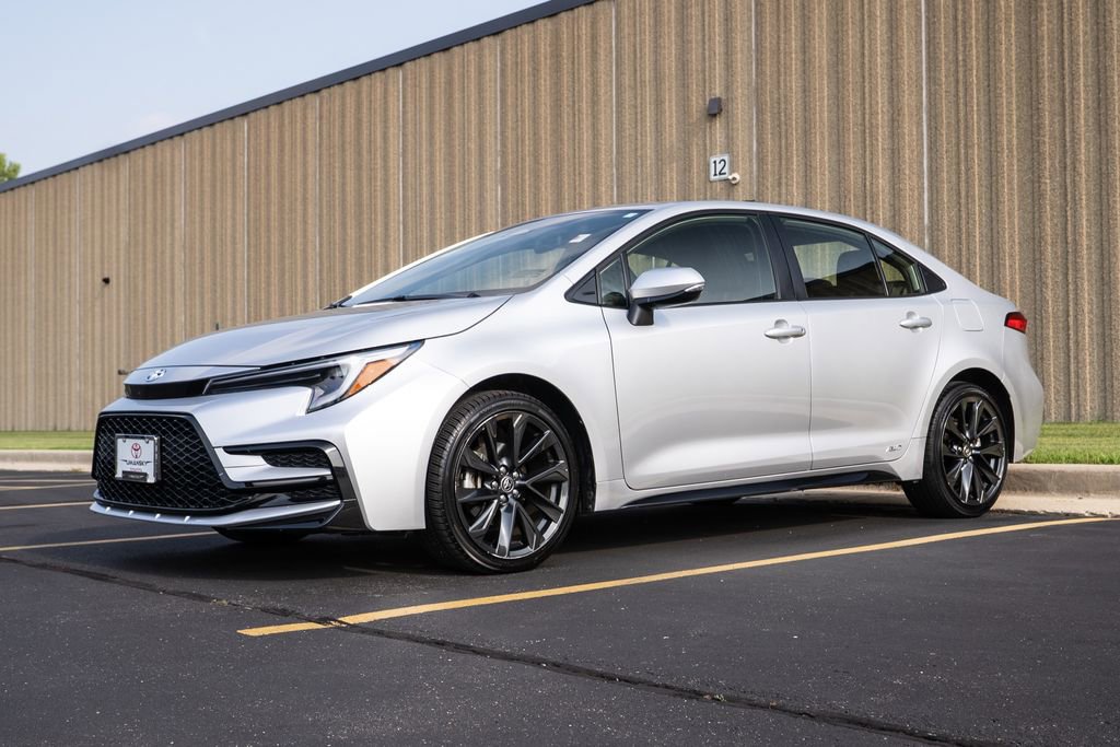 Used 2024 Toyota Corolla SE image 4
