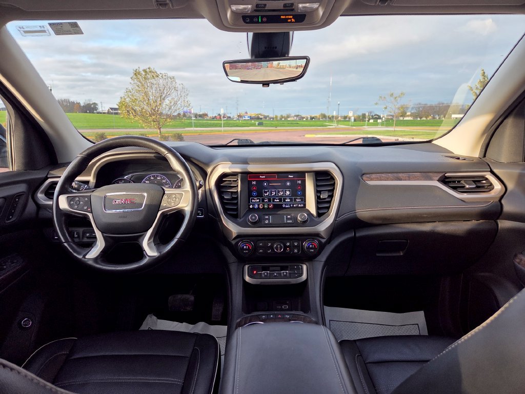 Used 2021 GMC Acadia Denali w/ Denali Ultimate Package AWD/4WD image 19
