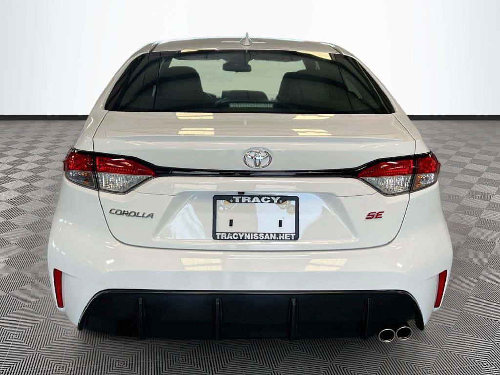 Used 2024 Toyota Corolla SE w/ SE Convenience Package FWD image 6