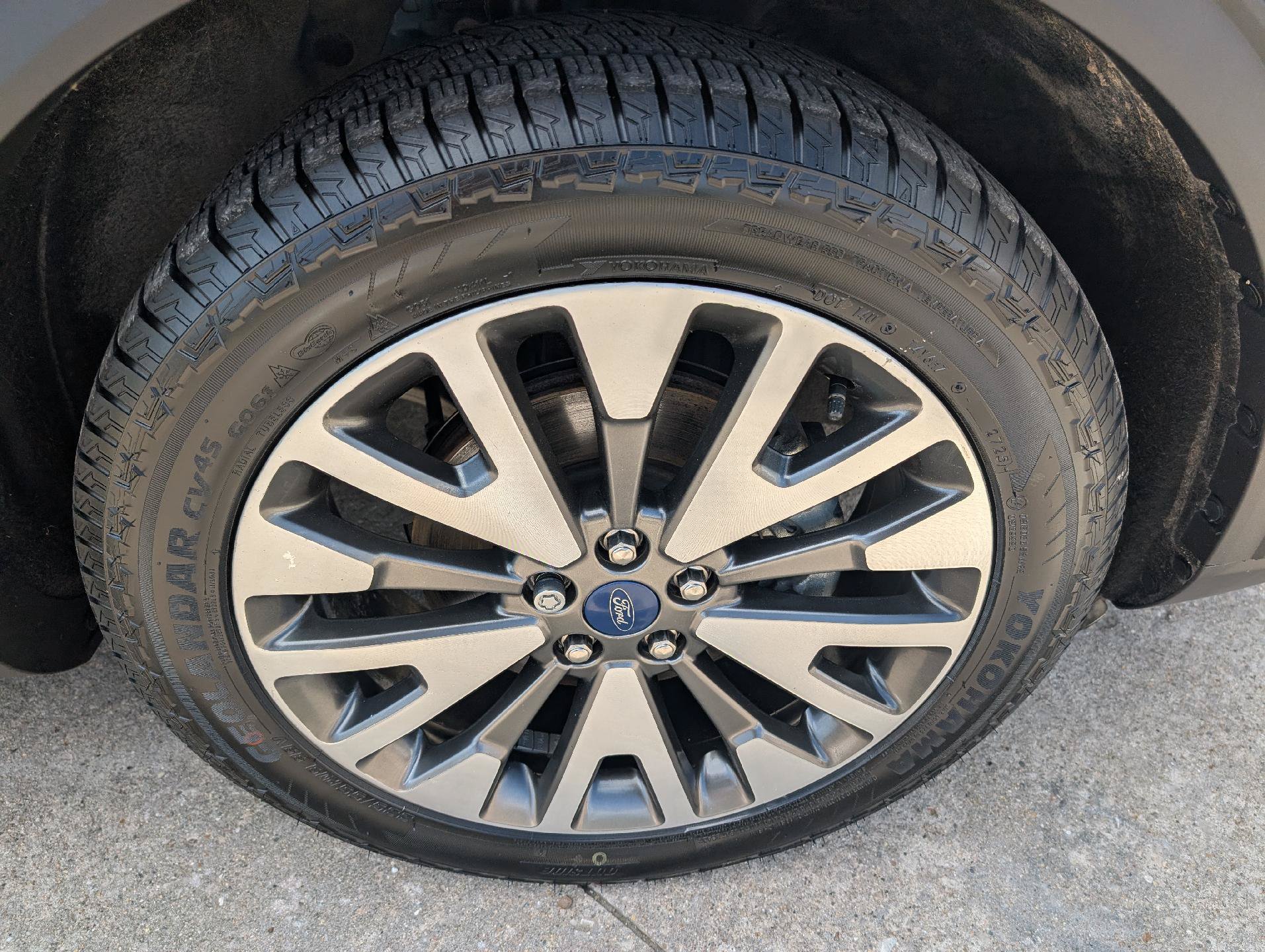 Used 2020 Ford Escape Titanium AWD/4WD image 9