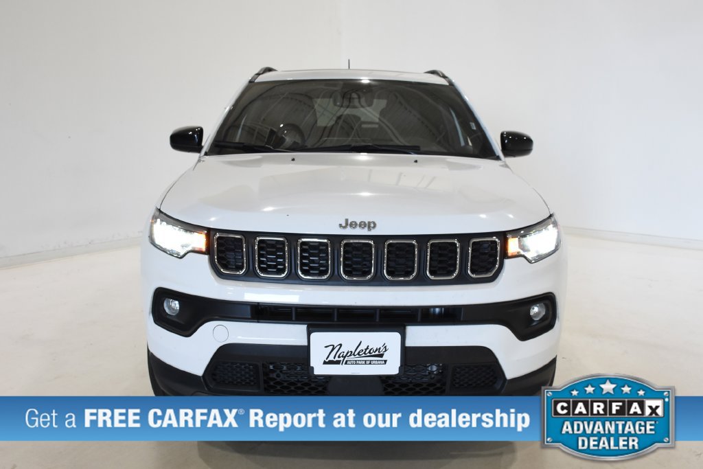 Used 2025 Jeep Compass Latitude w/ Sun & Sound Group AWD/4WD image 2