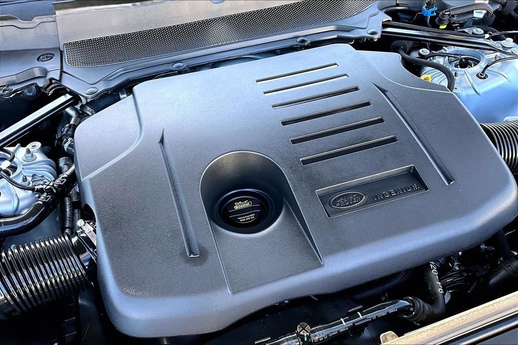 Certified 2023 Land Rover Discovery Metropolitan Edition AWD/4WD image 29