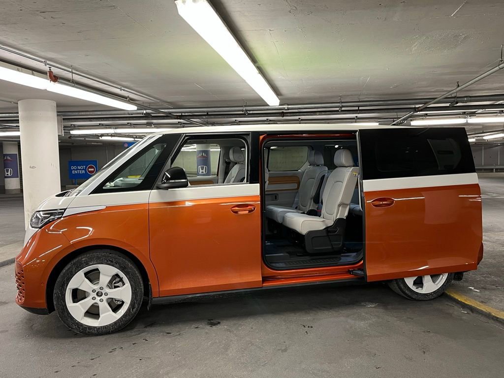 New 2025 Volkswagen ID. Buzz 1st Edition image 34