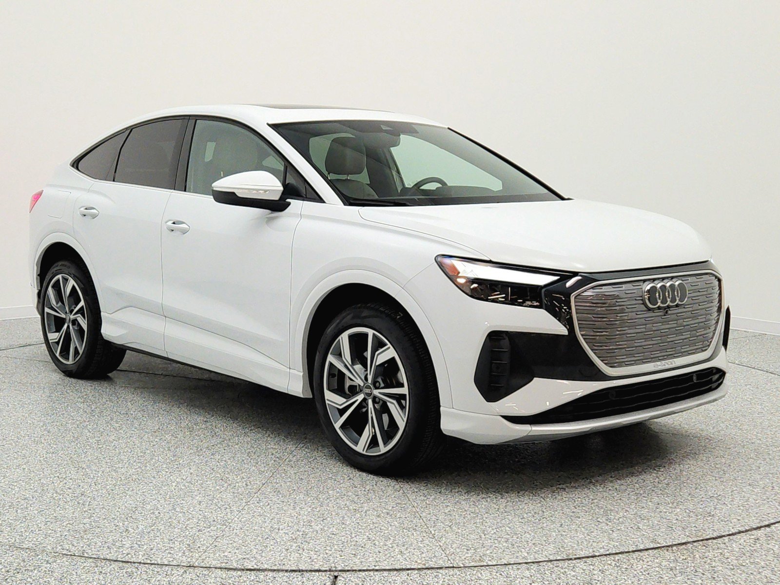 Used 2022 Audi Q4 e-tron Premium w/ Convenience Package AWD/4WD image 3