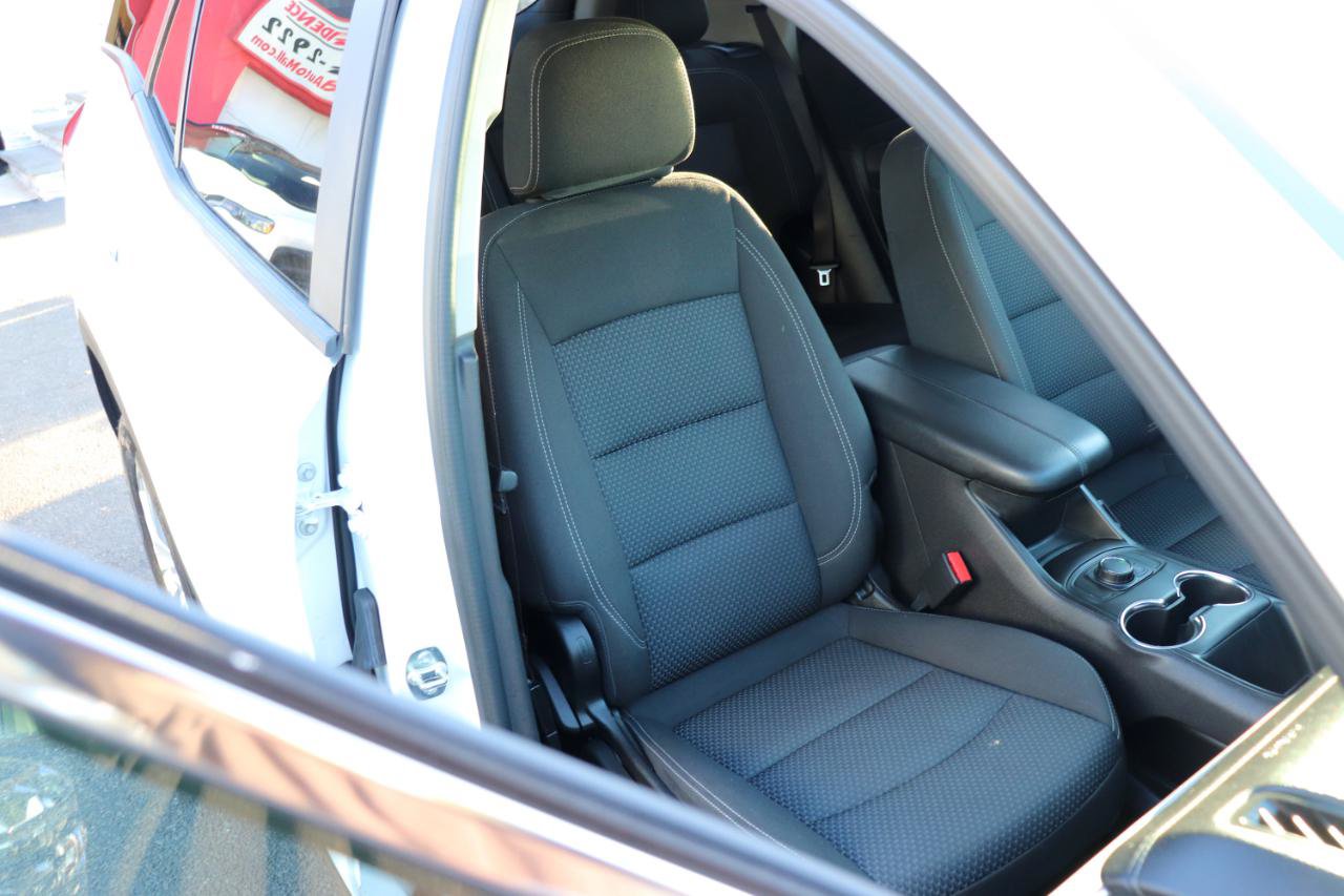 Used 2024 GMC Terrain SLE AWD/4WD image 14