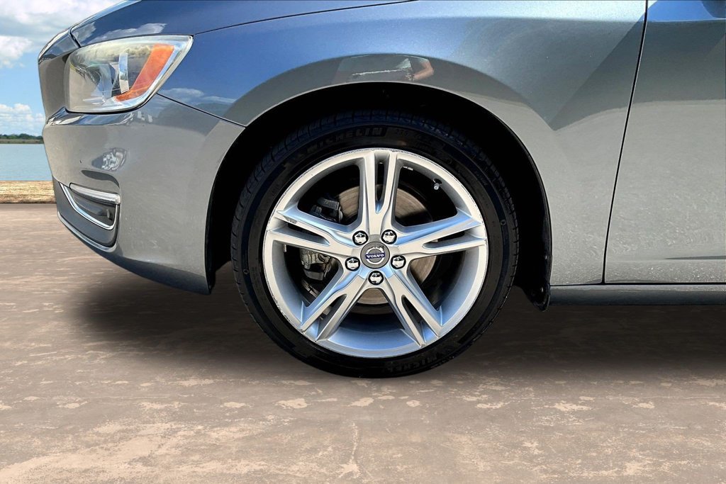 Used 2017 Volvo V60 T5 Premier w/ Convenience Package FWD image 34