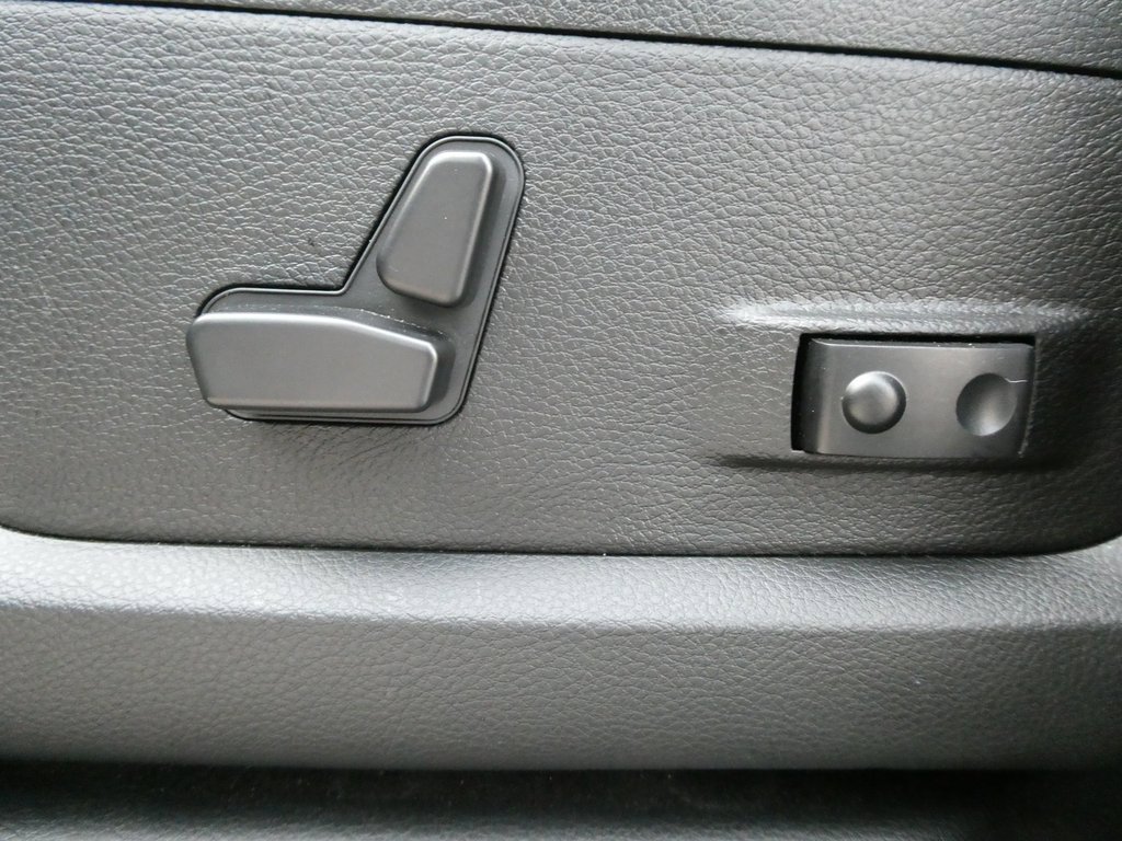 Used 2024 RAM 3500 Laramie w/ Towing Technology Group image 24