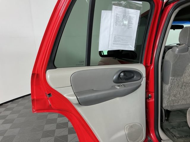 Used 2002 Chevrolet TrailBlazer LS w/ Preferred Equipment Group AWD/4WD image 22