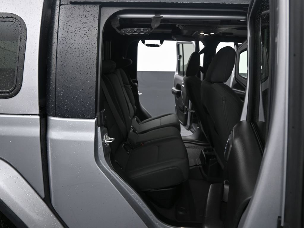 Used 2021 Jeep Gladiator Sport image 29