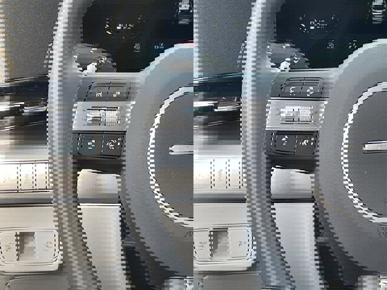 Used 2025 Hyundai Kona Limited image 22