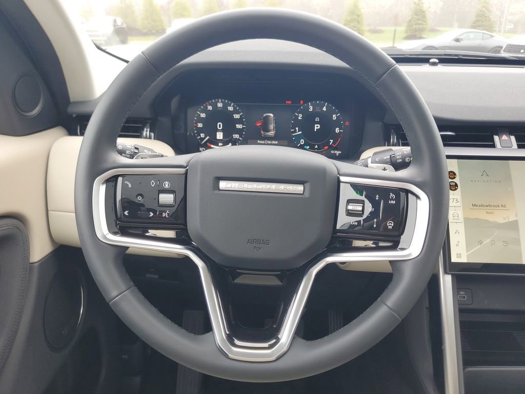 Used 2025 Land Rover Discovery Sport S image 28