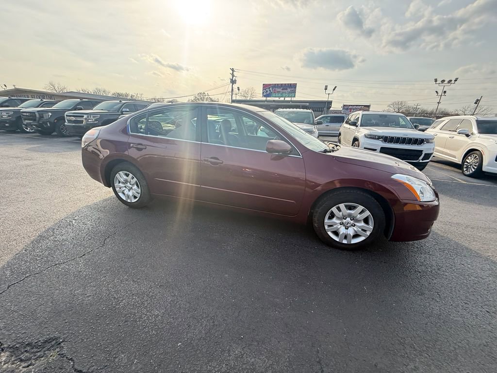 Used 2011 Nissan Altima 2.5 S image 2