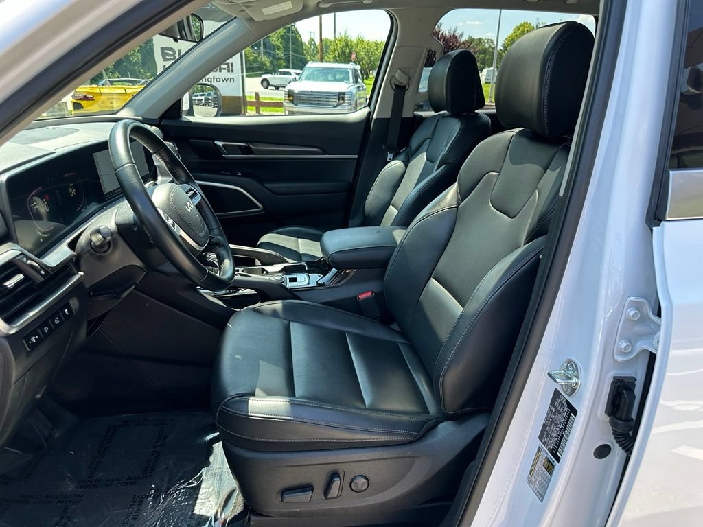 Used 2025 Kia Telluride S AWD/4WD image 14