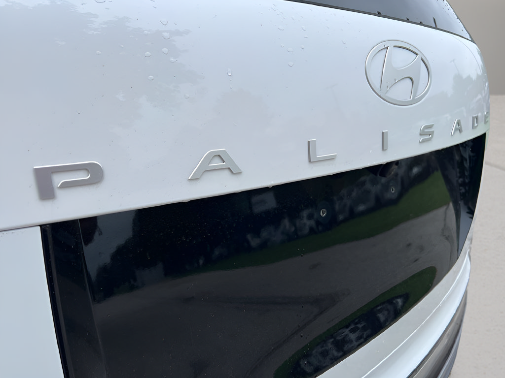 Used 2026 Hyundai Palisade Limited AWD/4WD image 12