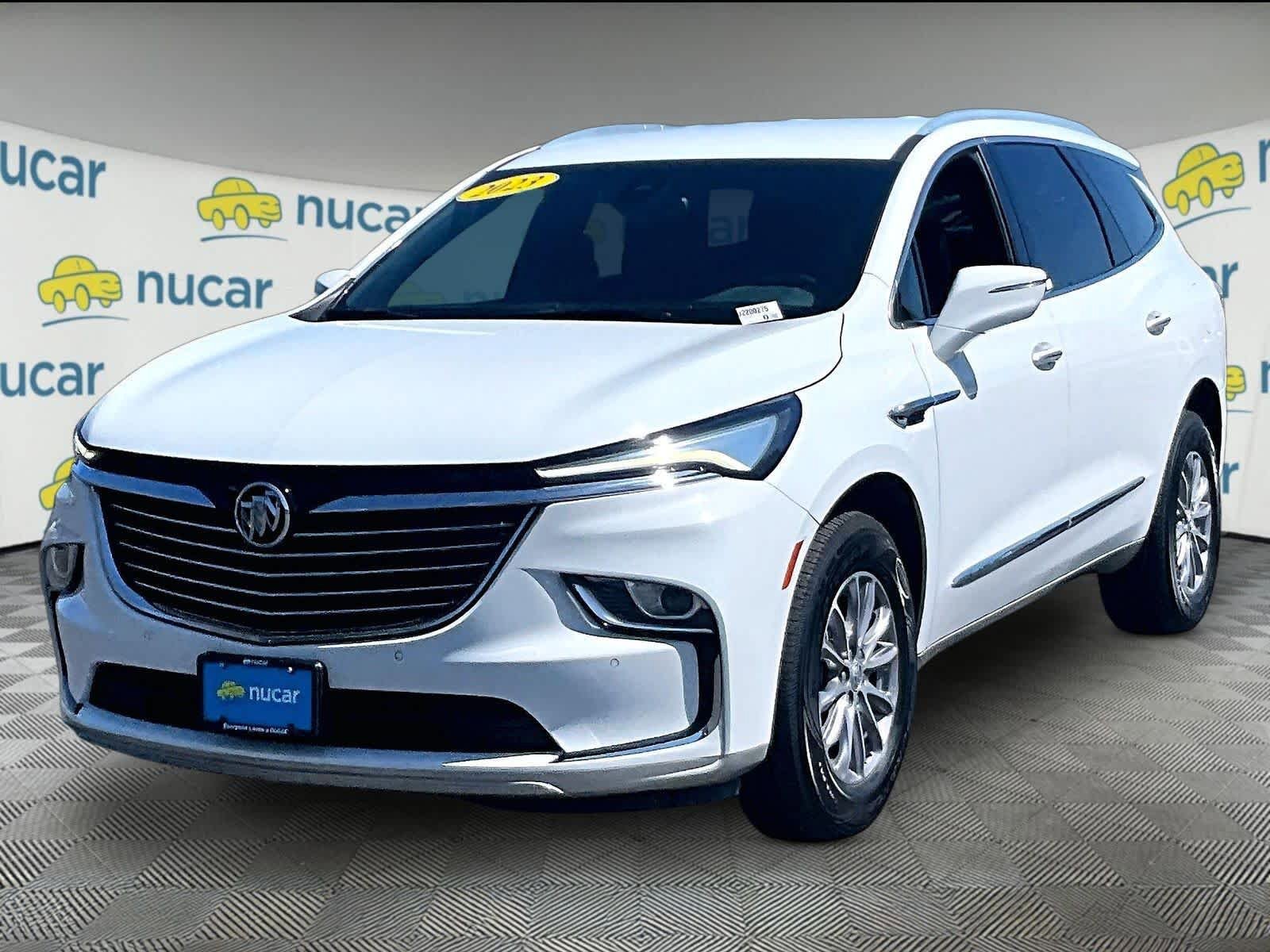 Used 2023 Buick Enclave Essence AWD/4WD image 3