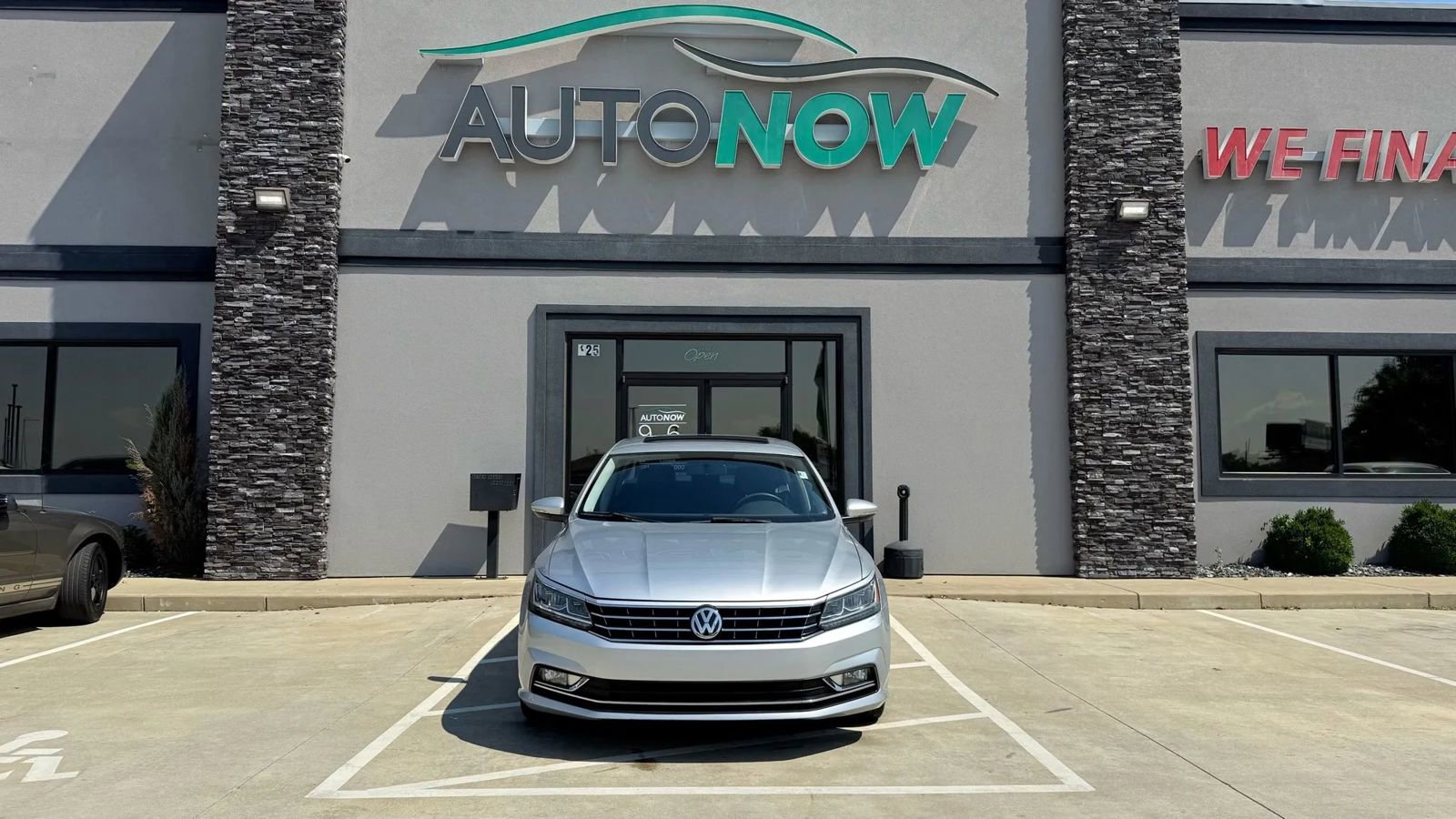 Used 2018 Volkswagen Passat 2.0T SE w/ SE Lighting Package