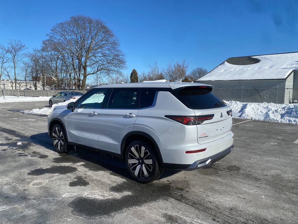 New 2026 Mitsubishi Outlander SE image 8