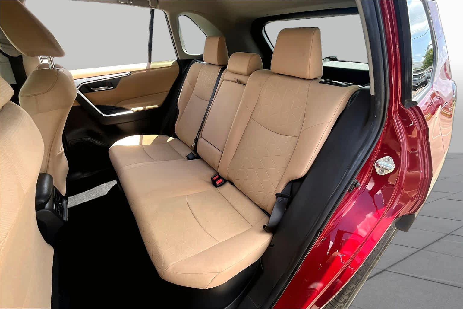 Used 2024 Toyota RAV4 XLE w/ Convenience Package AWD/4WD image 21