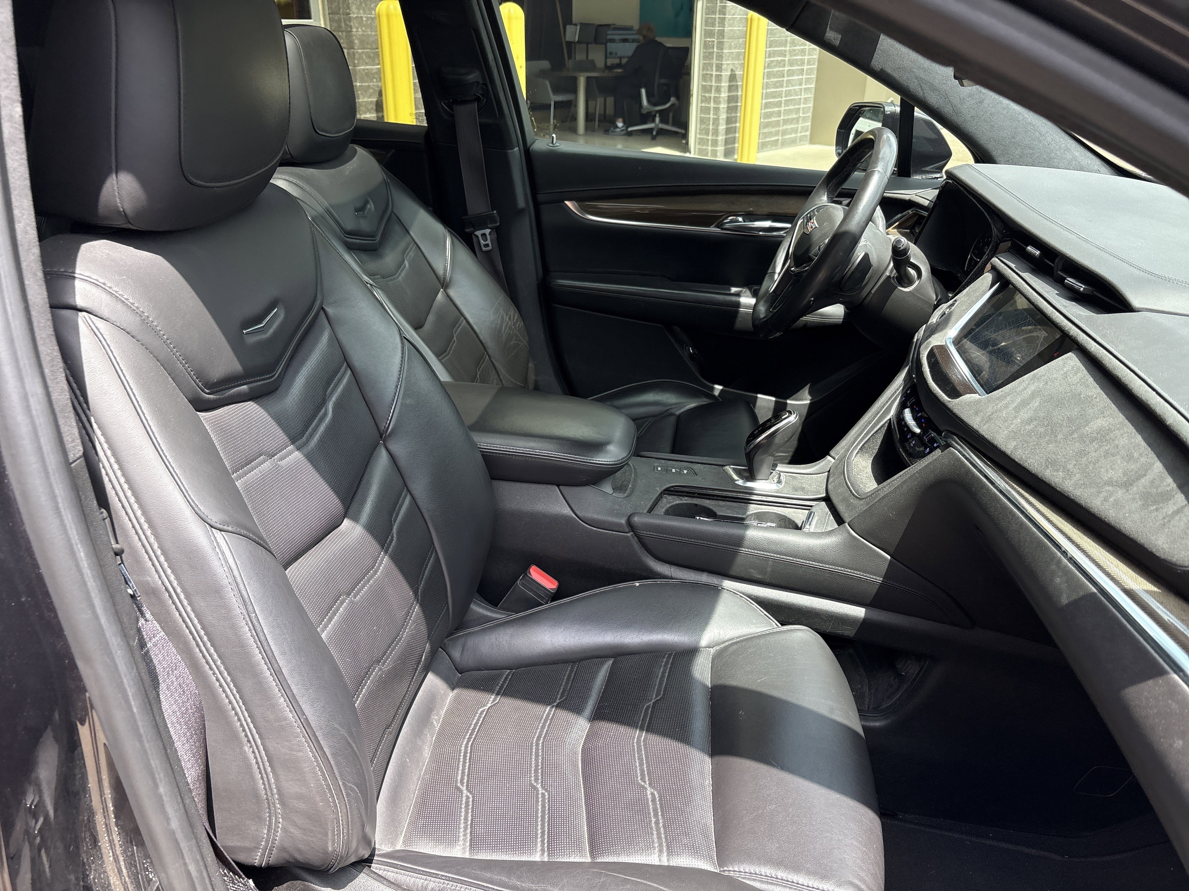 Used 2017 Cadillac XT5 Platinum w/ Driver Assist Package AWD/4WD image 33