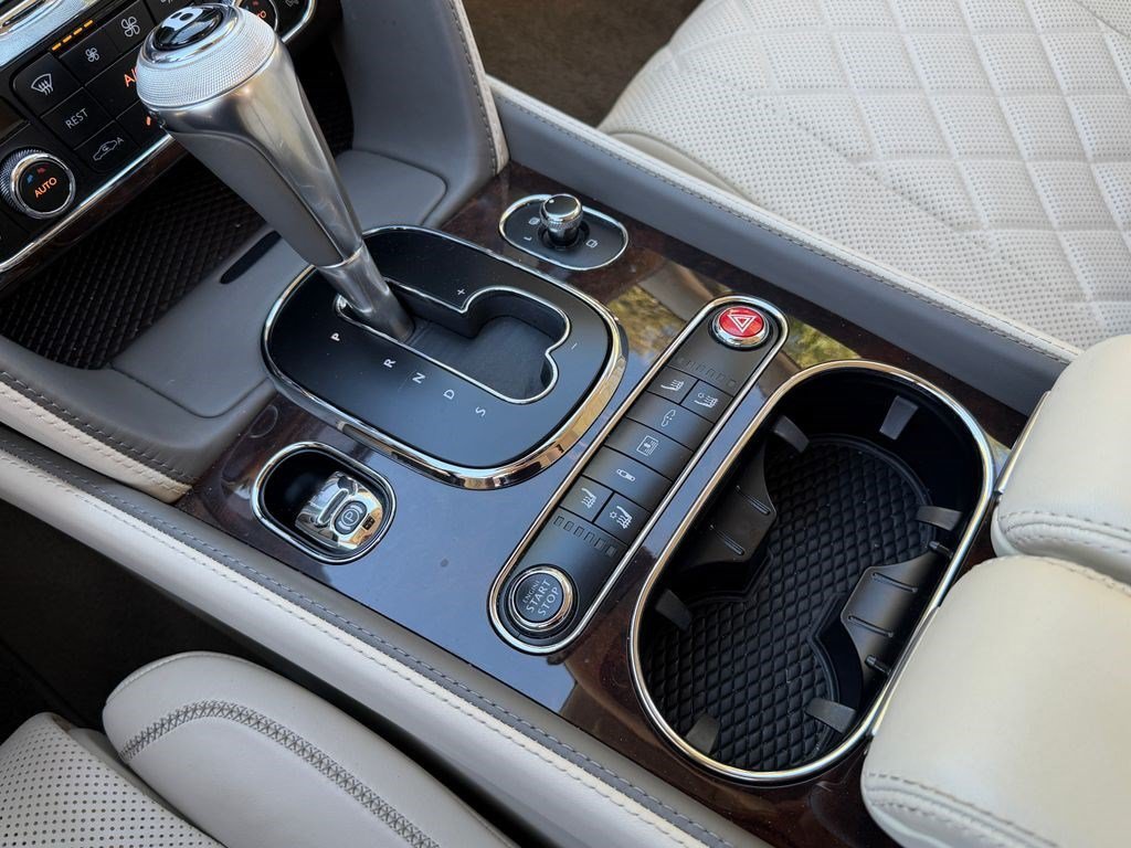 Certified 2018 Bentley Flying Spur V8 AWD/4WD image 26