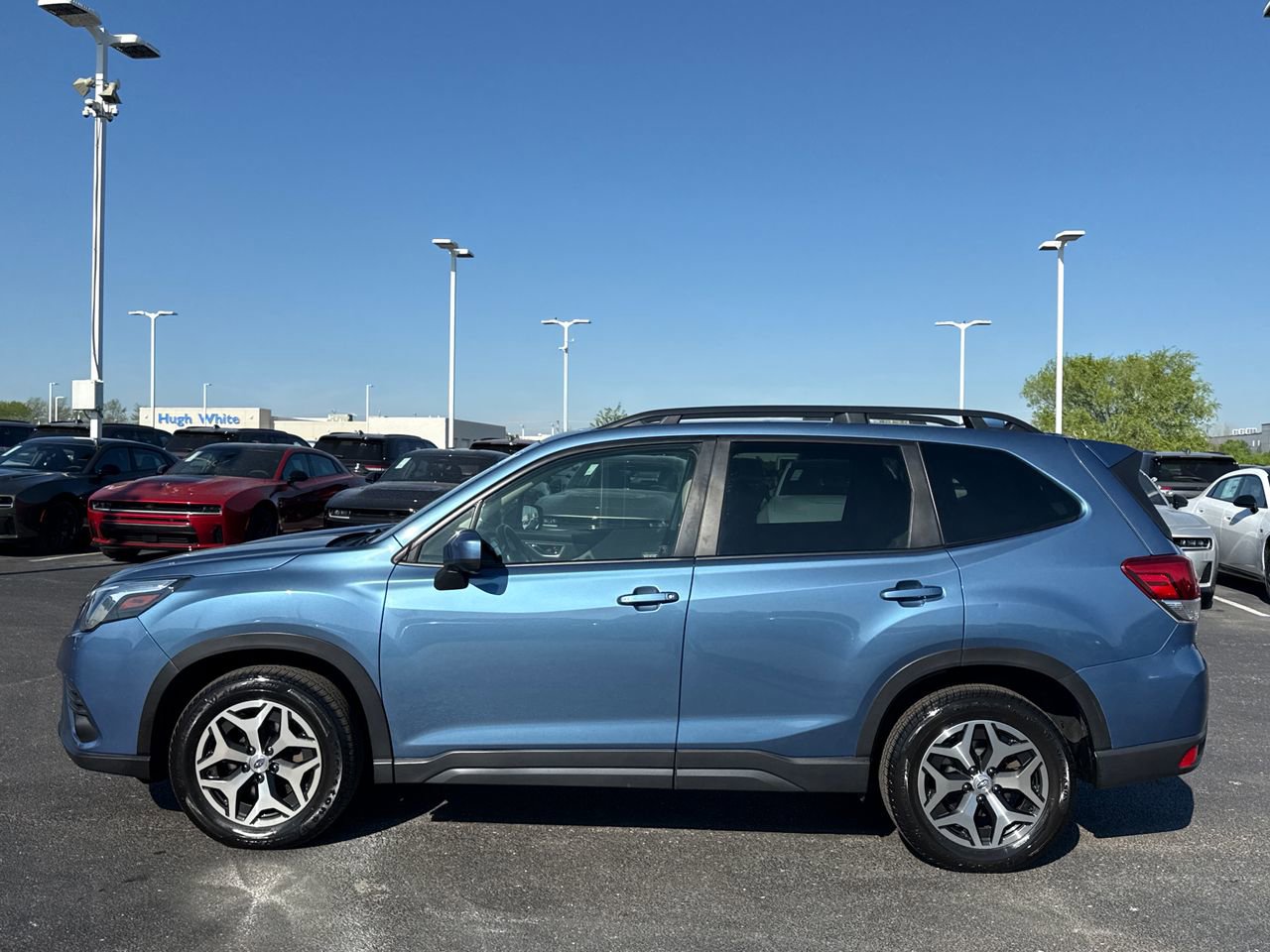 Used 2022 Subaru Forester Premium AWD/4WD image 5