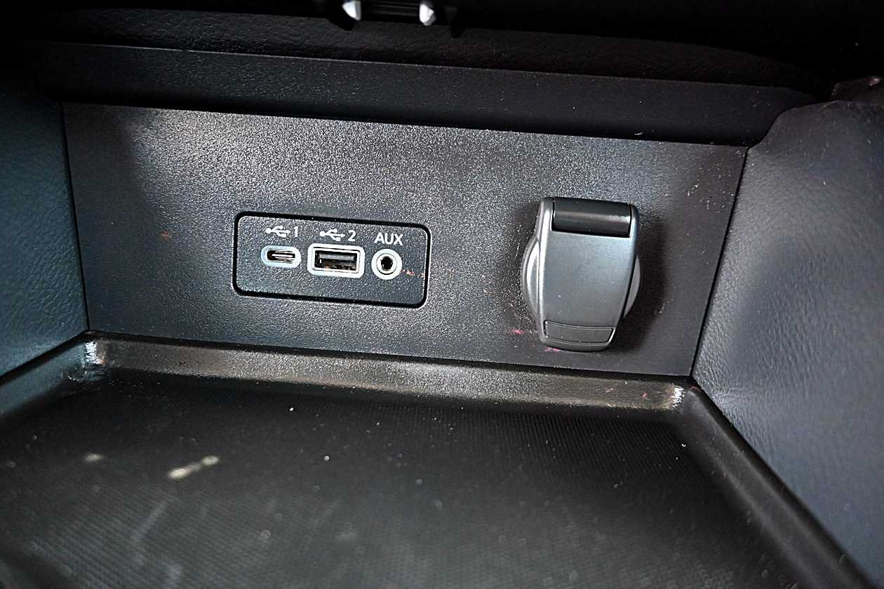 Used 2020 Nissan Sentra SV w/ Electronics Package FWD image 22