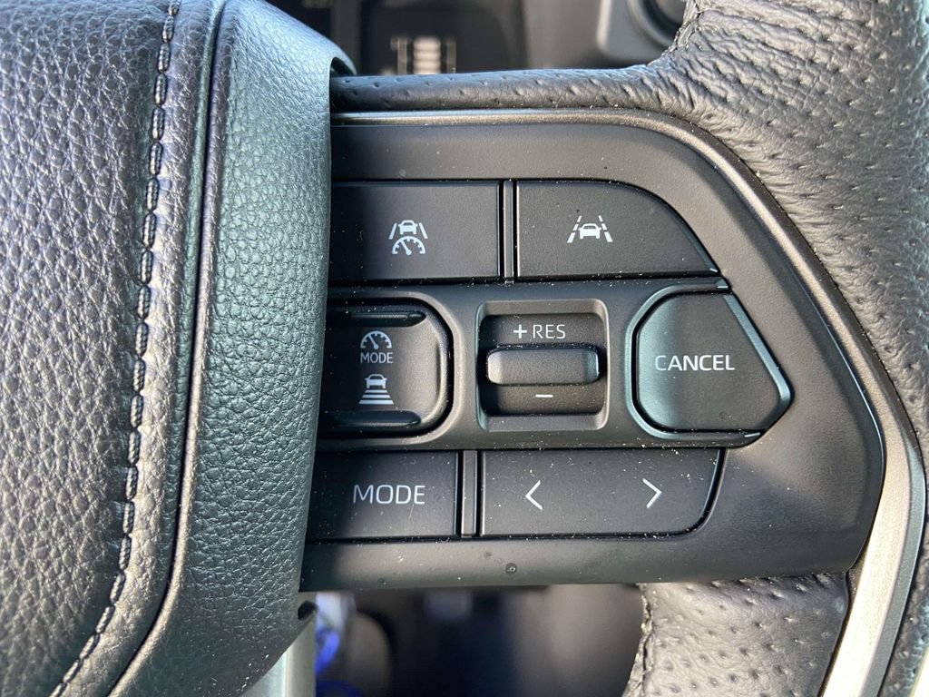 Used 2025 Toyota Tacoma SR5 AWD/4WD image 37
