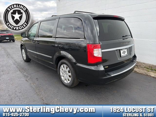 Used 2014 Chrysler Town & Country Touring FWD image 3