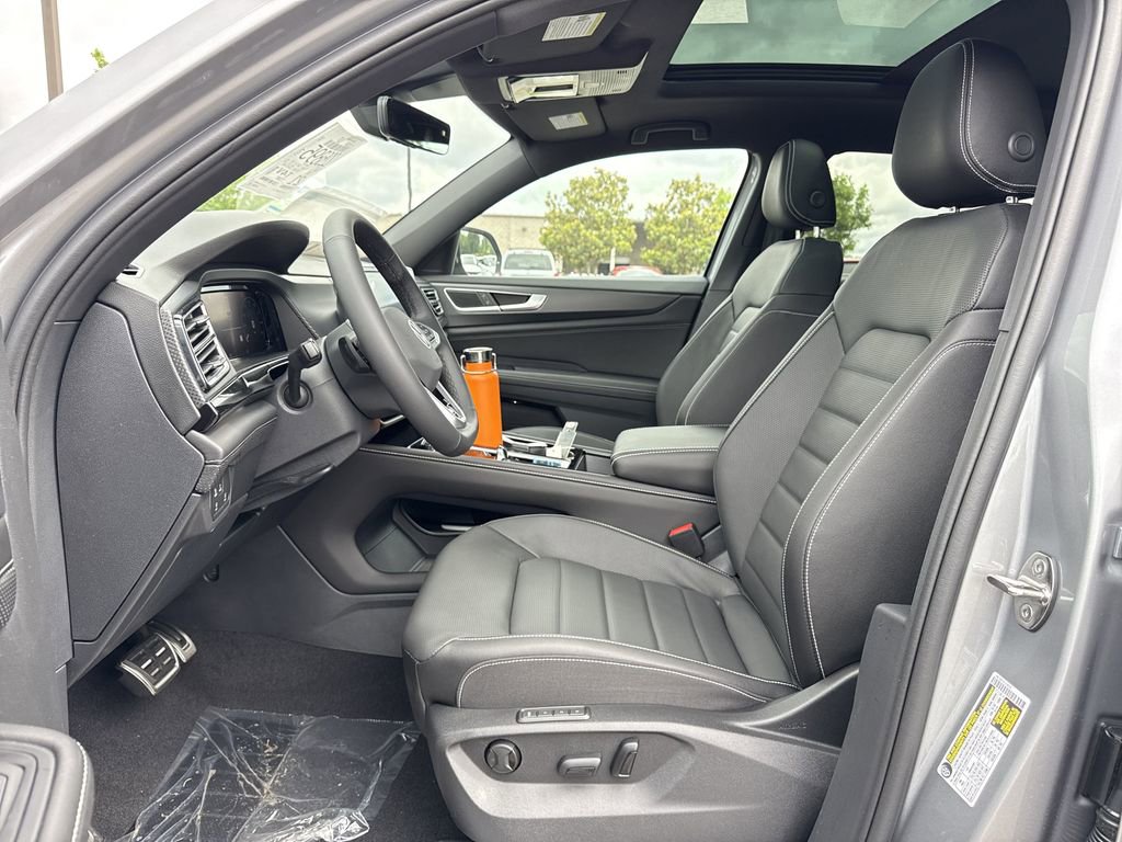 New 2025 Volkswagen Atlas Cross Sport SEL R-Line image 11