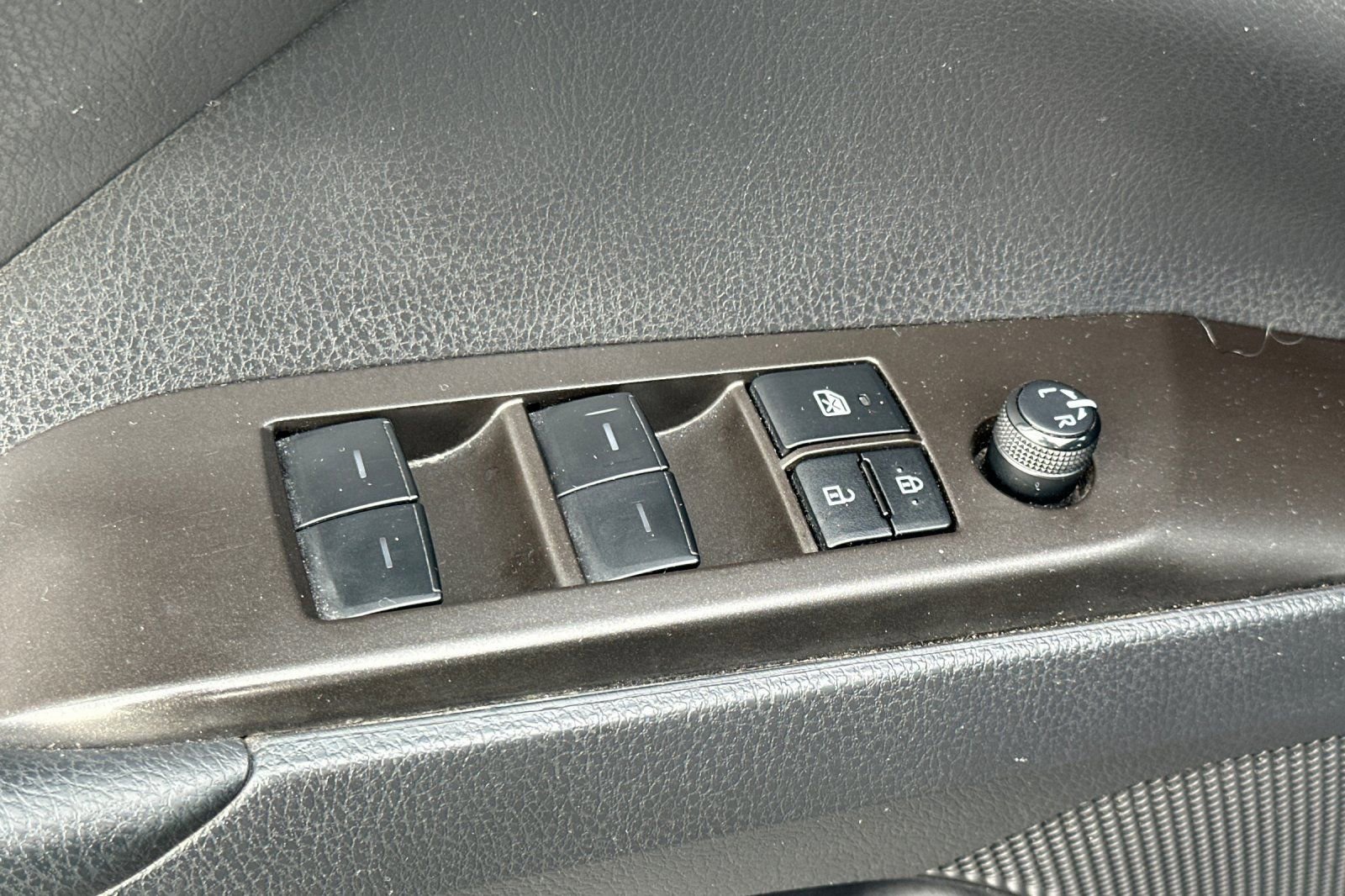 Used 2023 Toyota Camry LE image 12