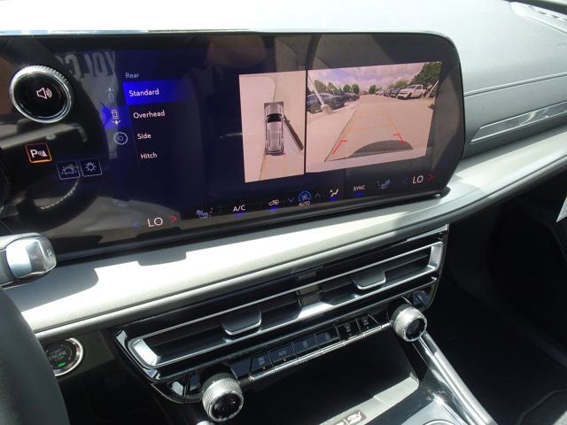 New 2026 Chevrolet Traverse LT w/ Sun and Wheel Package FWD image 10