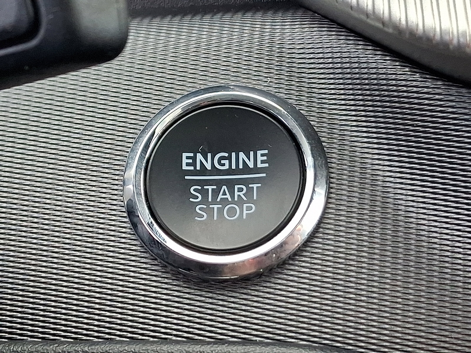 Used 2025 Ford Explorer ST image 25