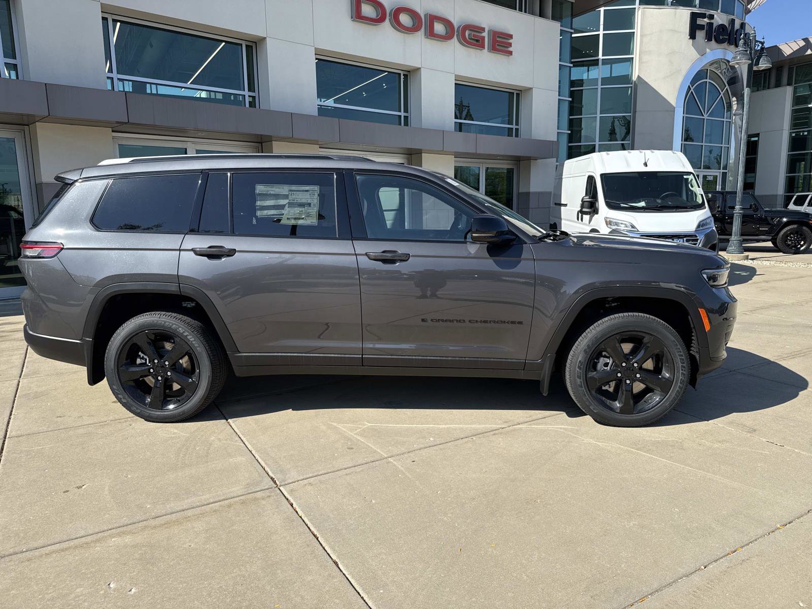 New 2025 Jeep Grand Cherokee L Altitude image 4