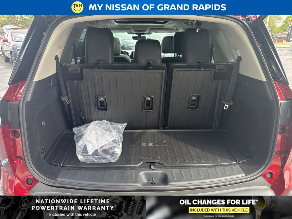 New 2026 Nissan Pathfinder Platinum AWD/4WD image 11