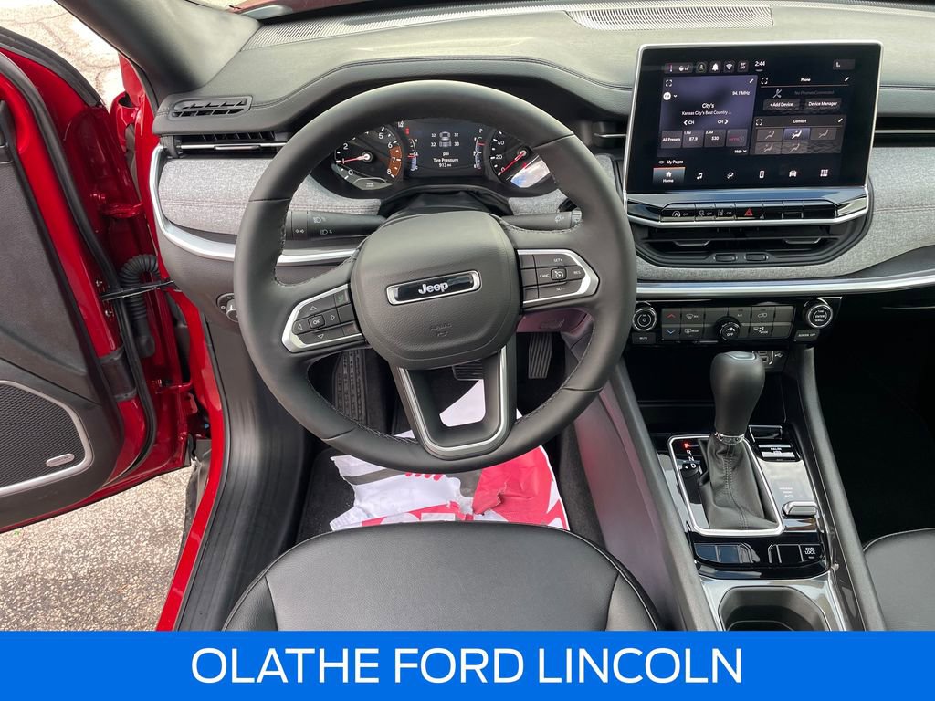 Used 2024 Jeep Compass Latitude w/ Sun and Sound Group image 22