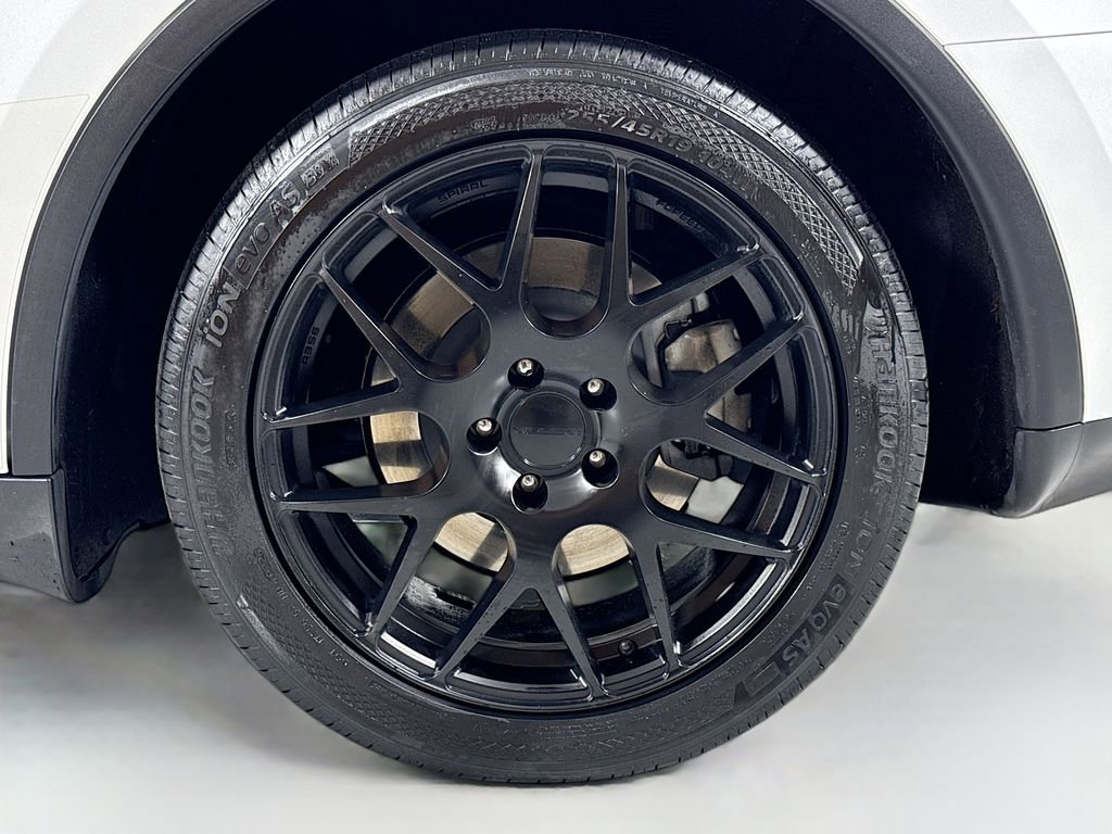 Used 2025 Tesla Model Y Long Range AWD/4WD image 10