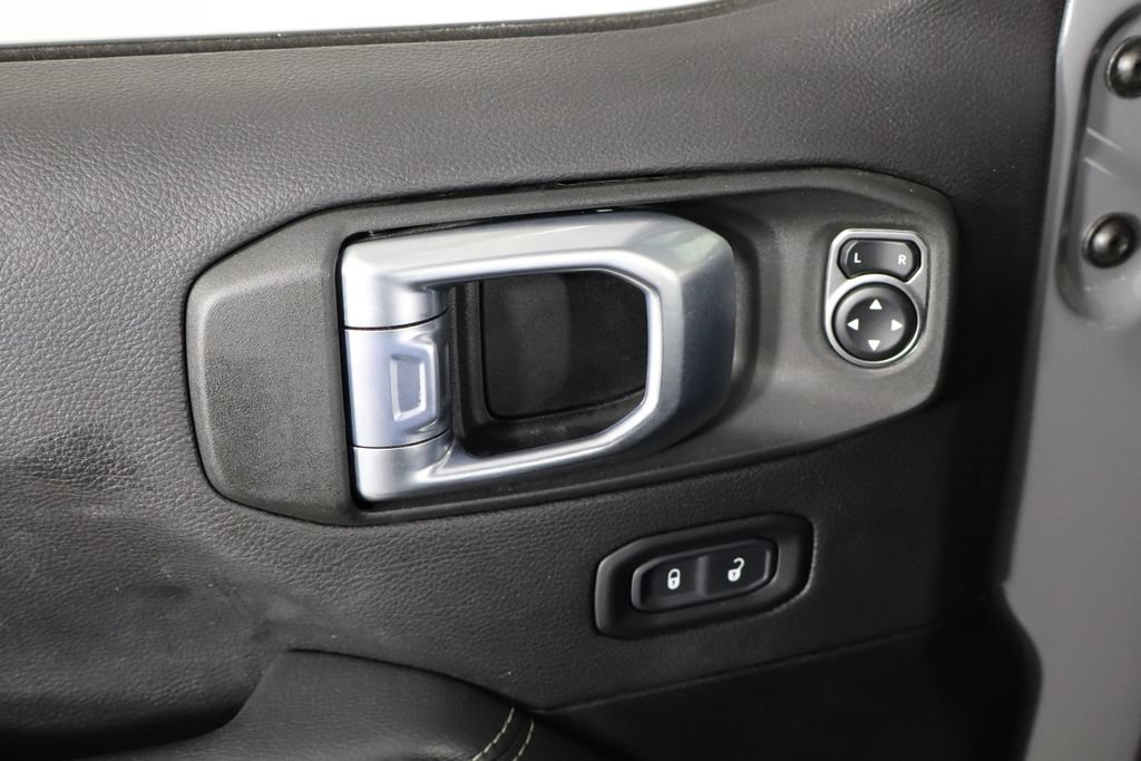 Used 2023 Jeep Wrangler Unlimited Sahara w/ Cold Weather Group AWD/4WD image 19