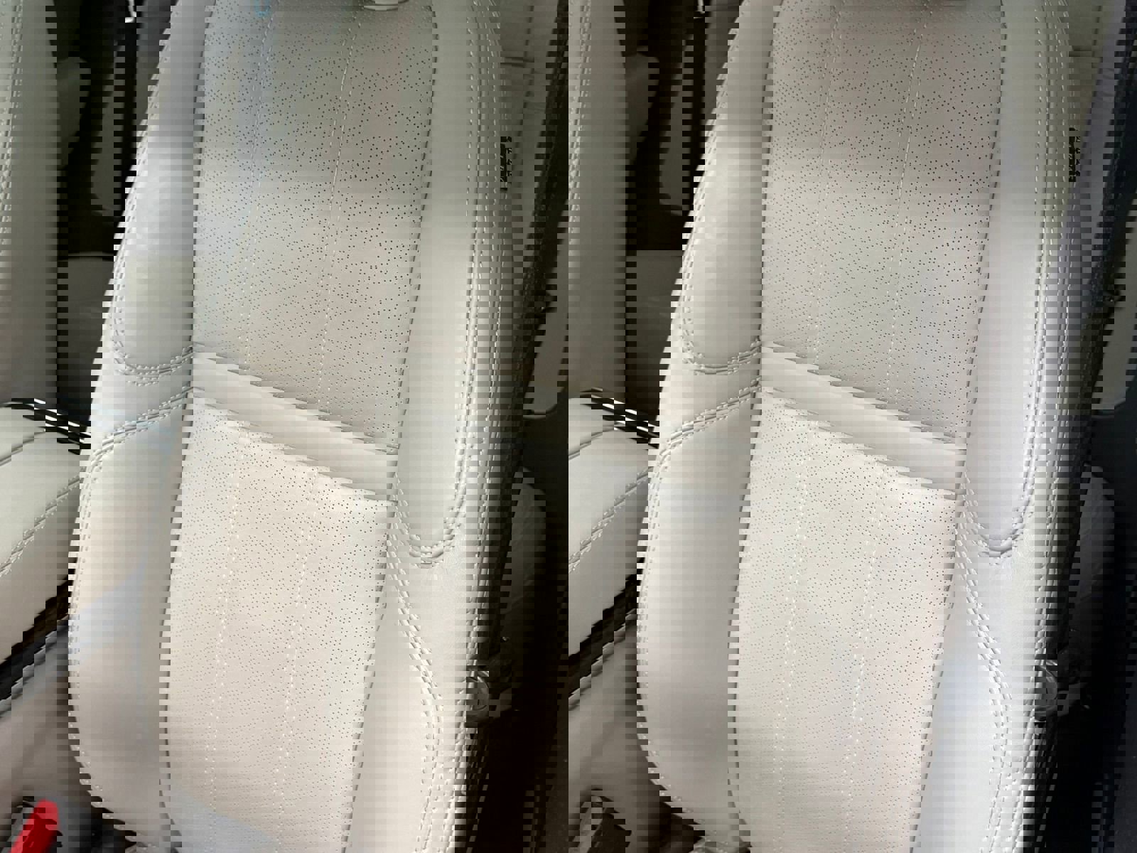 Used 2019 Land Rover Range Rover Velar R-Dynamic HSE image 30