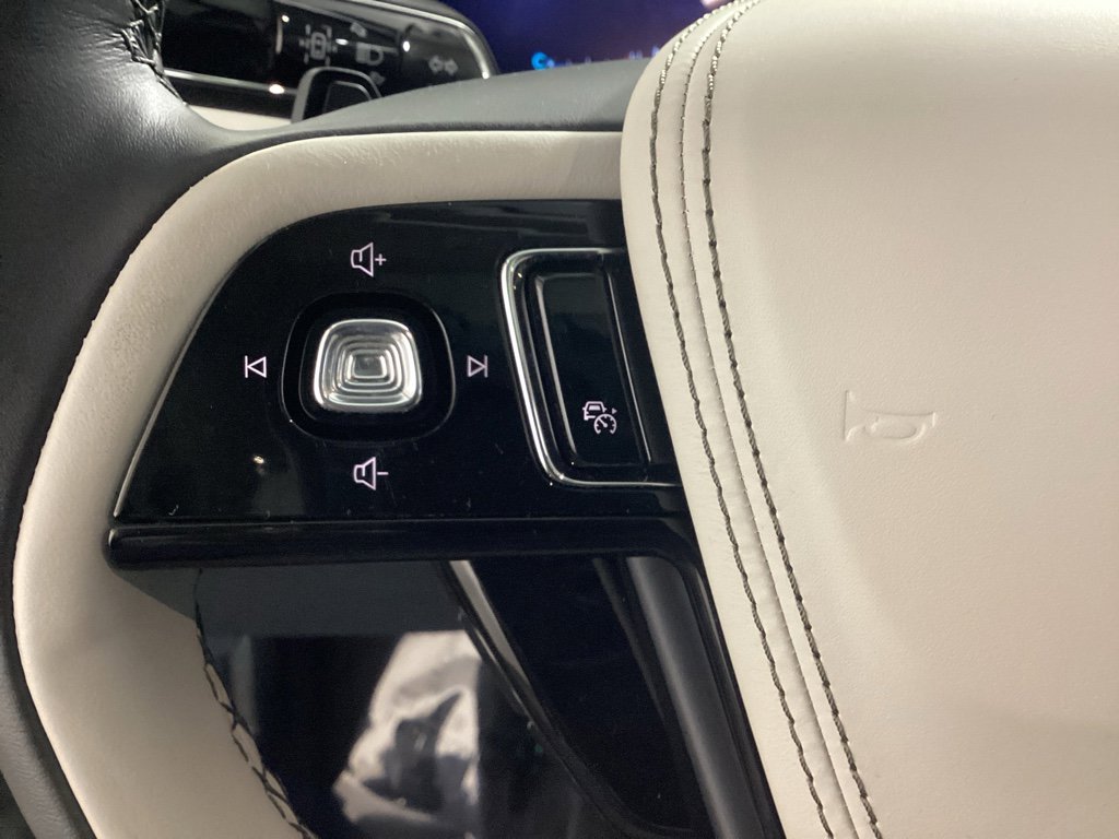 Used 2025 Lincoln Aviator Reserve w/ Equipment Group 201A image 24