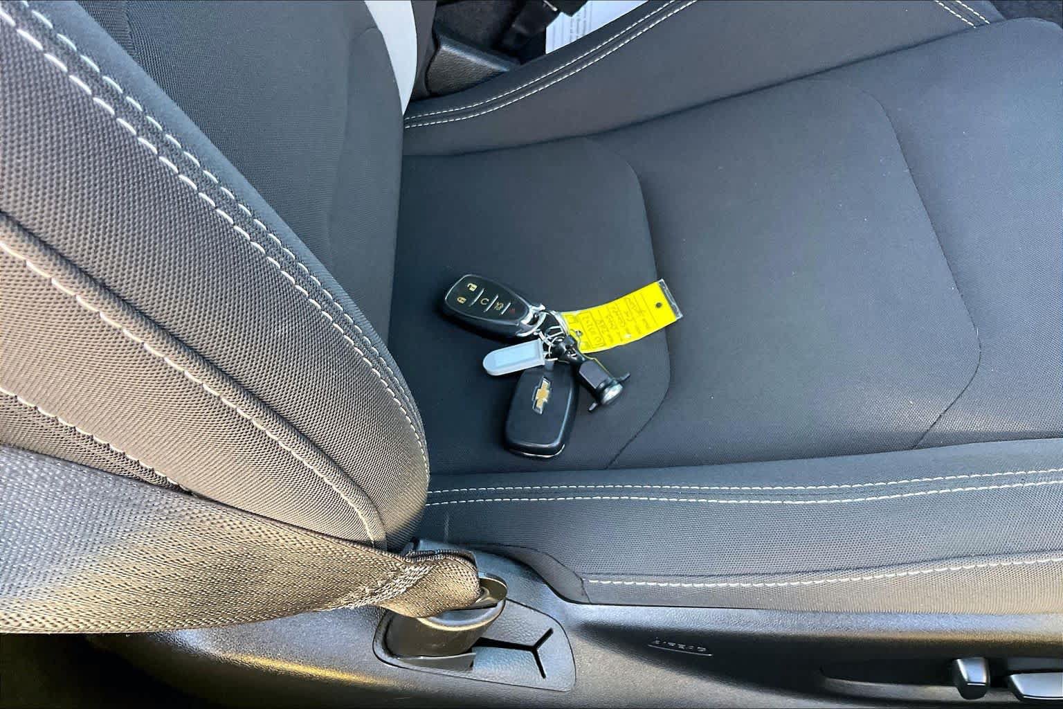 Used 2018 Chevrolet Camaro LT RWD image 13