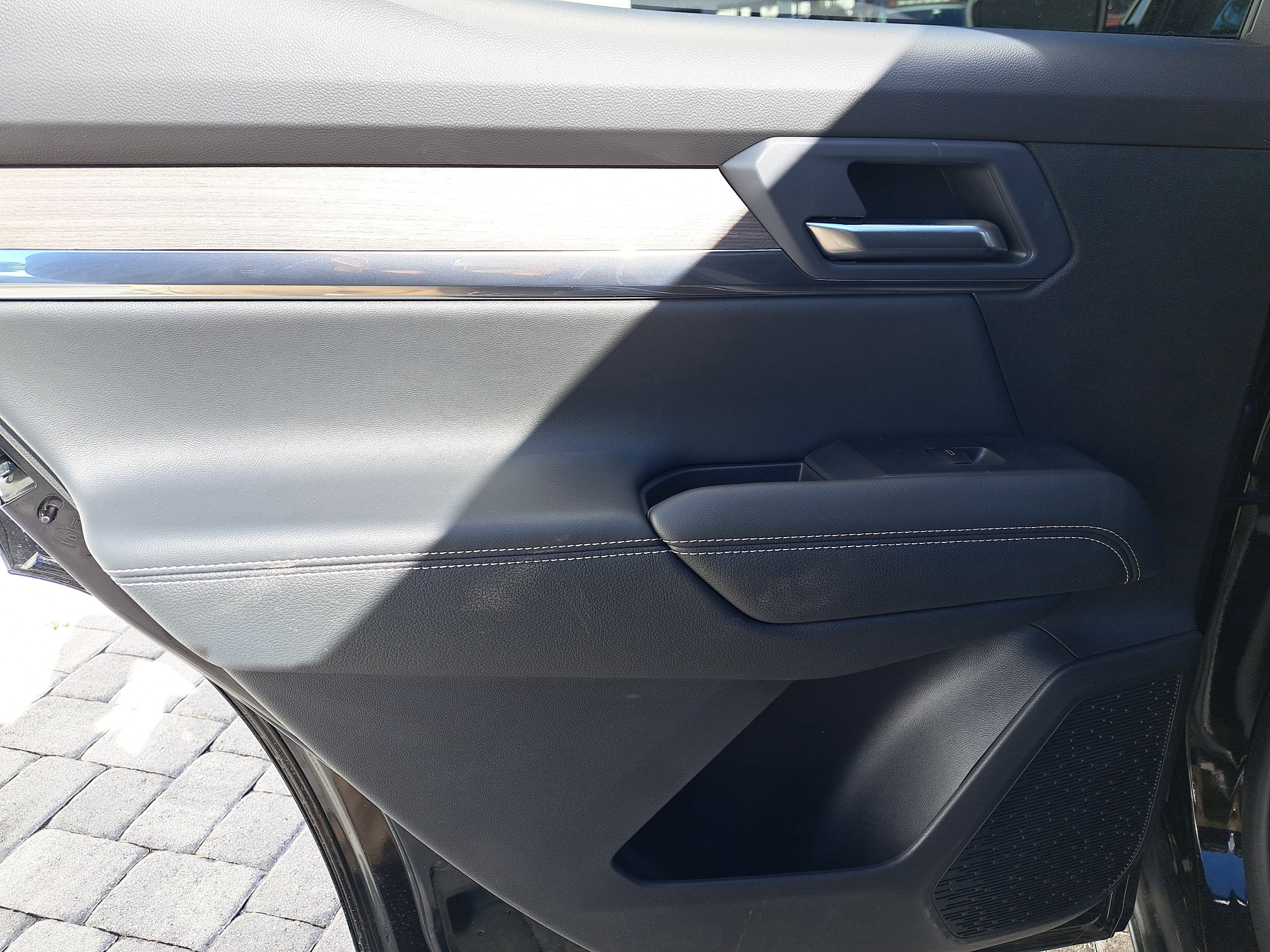 New 2026 GMC Terrain Denali w/ LPO, Black Badging Package image 12