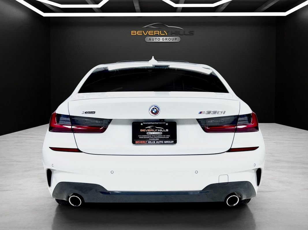 Used 2022 BMW 330i xDrive Sedan w/ M Sport Package AWD/4WD image 4
