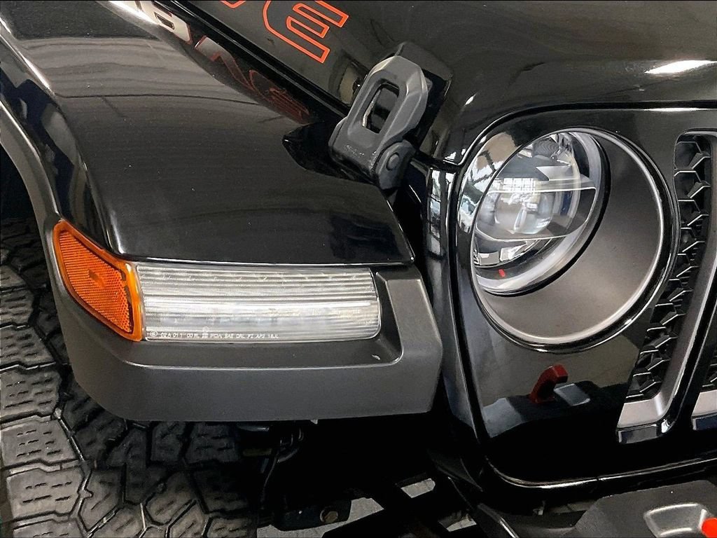 Used 2021 Jeep Gladiator Mojave AWD/4WD image 32