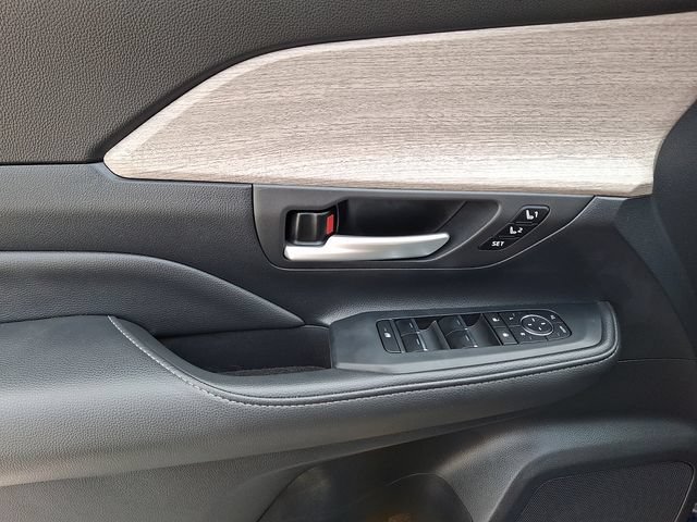 Certified 2026 Toyota Grand Highlander AWD image 13